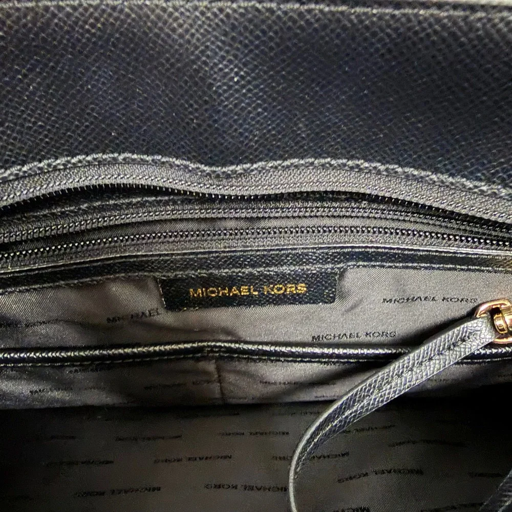 Michael Kors Voyager‎ Tote Black Saffiano Leather Gold Hardware Double Strap